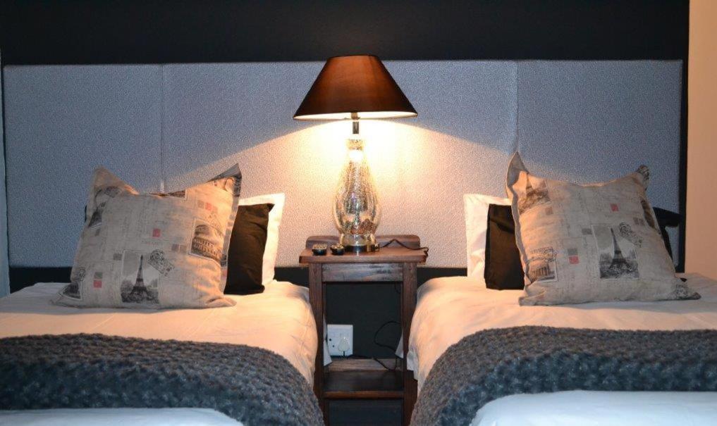 7 Cities Guesthouse クラドック エクステリア 写真